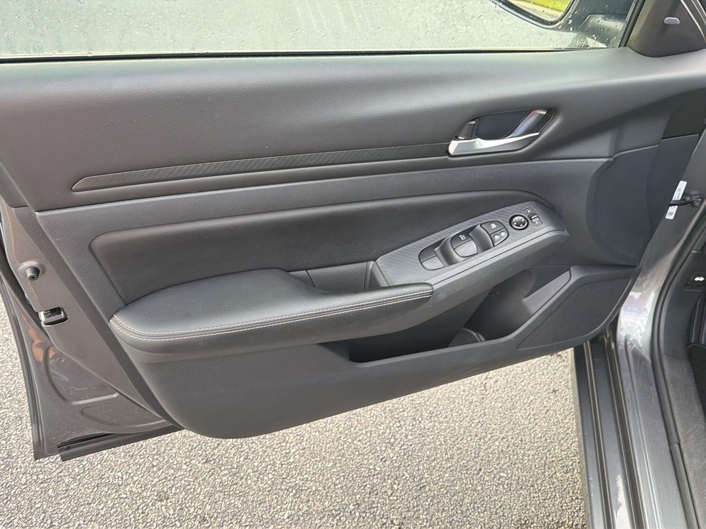 2025 Nissan Altima SV - Photo 16