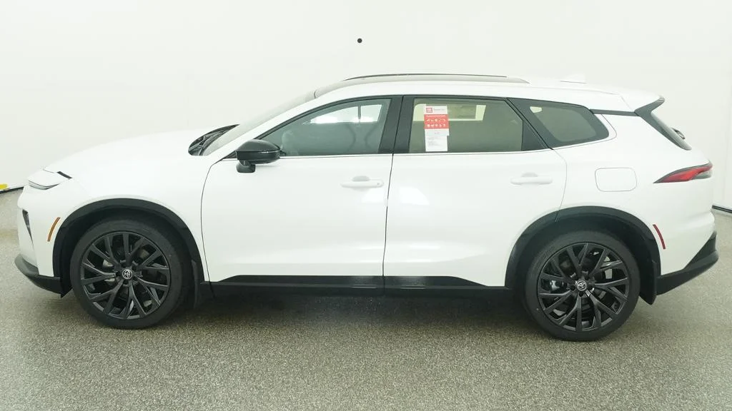 New 2026 Oxygen White Toyota Limited image 3