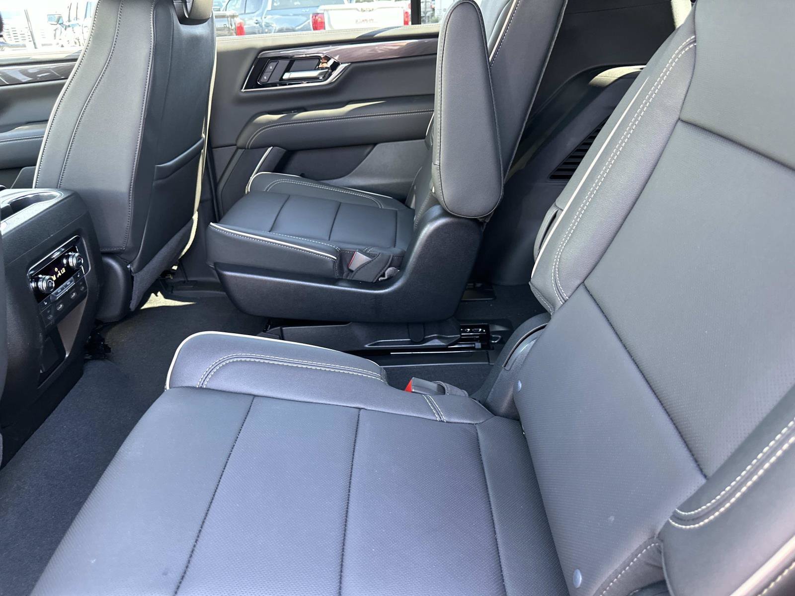 2026 GMC Yukon Elevation - Photo 25