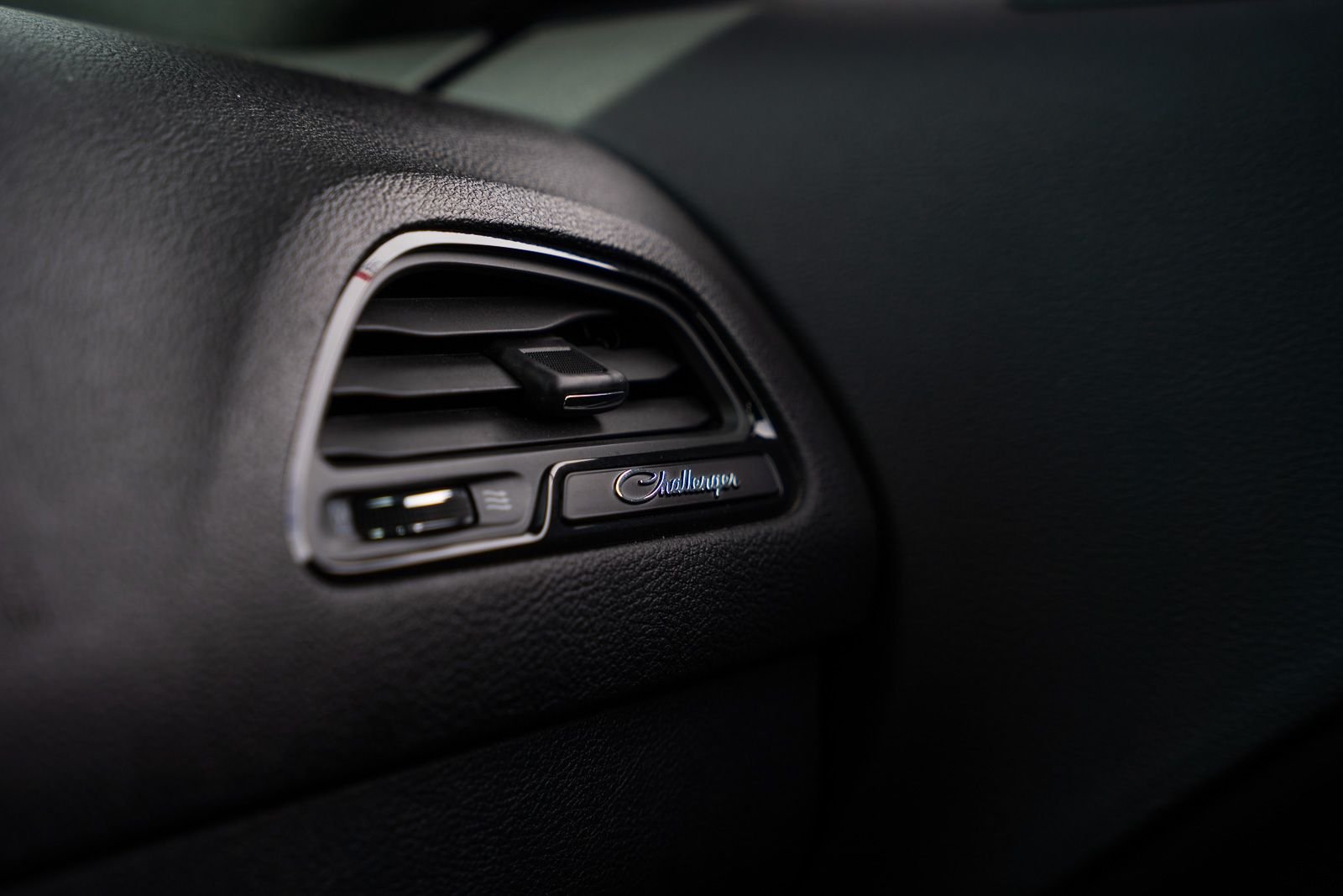 2023 Dodge Challenger SXT - Photo 31