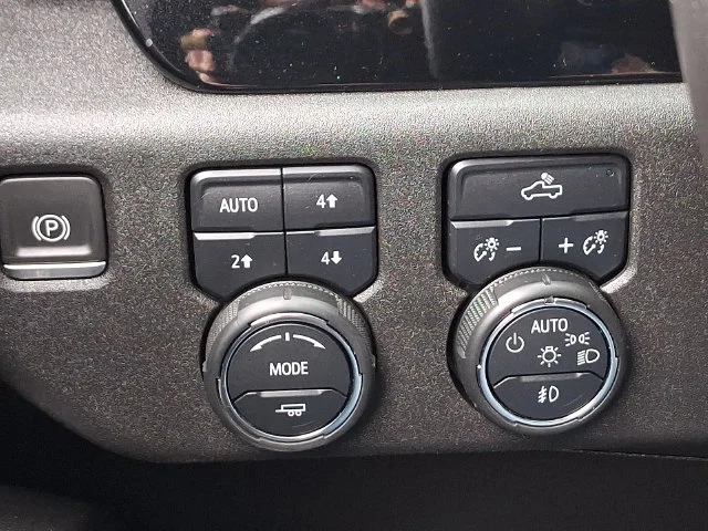 Used 2024 White Chevrolet RST image 23