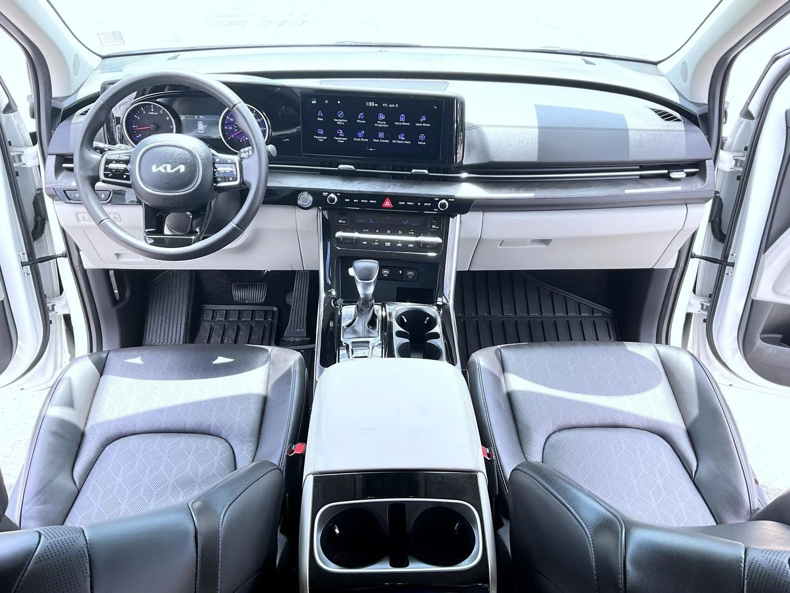 Used 2024 White Kia EX image 12