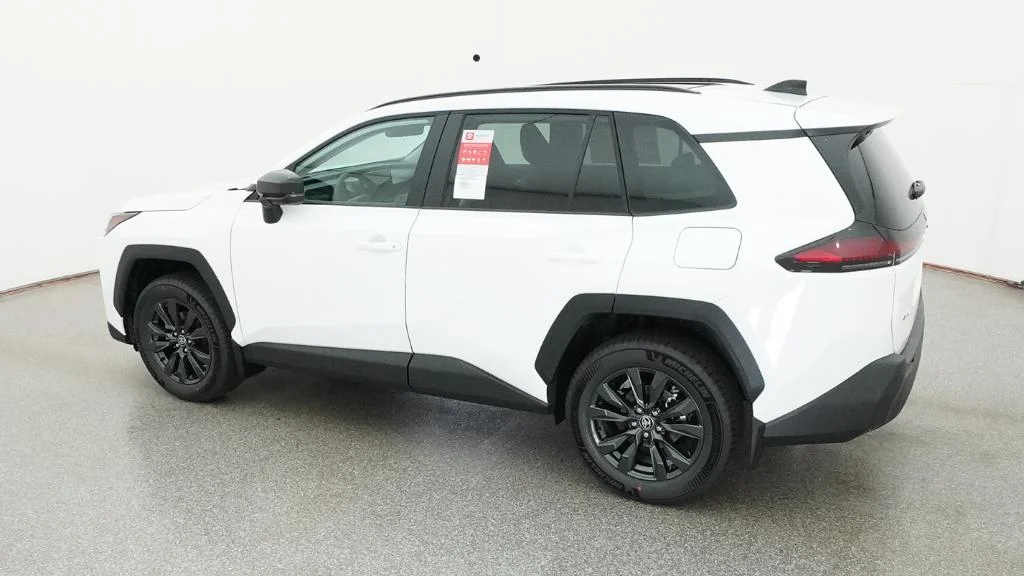 New 2026 Ice Cap Toyota XLE Premium image 9