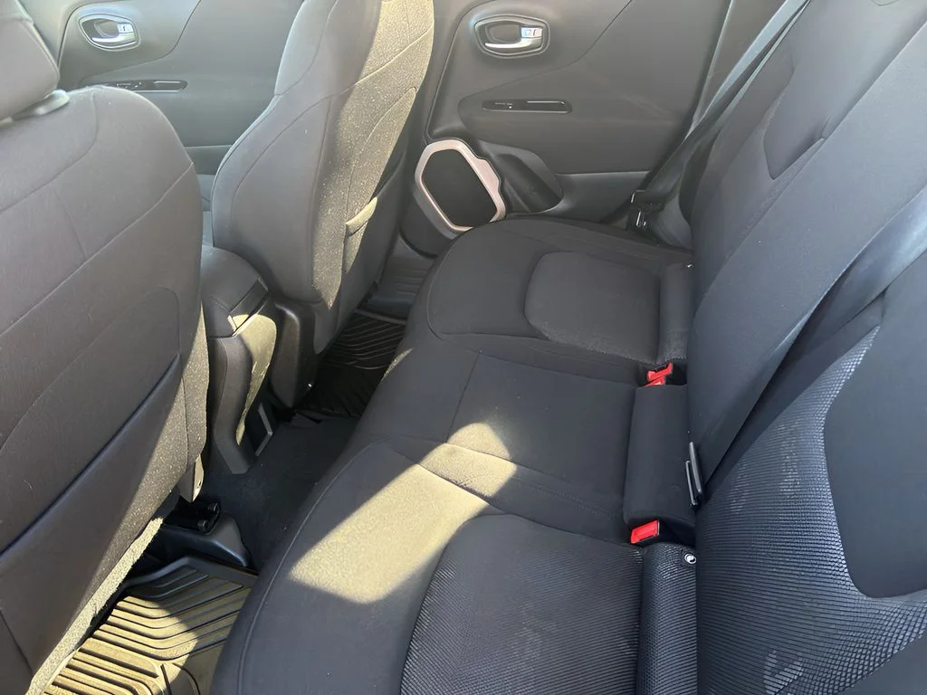 Used 2017 Granite Crystal Metallic Clearcoat Jeep Latitude image 29