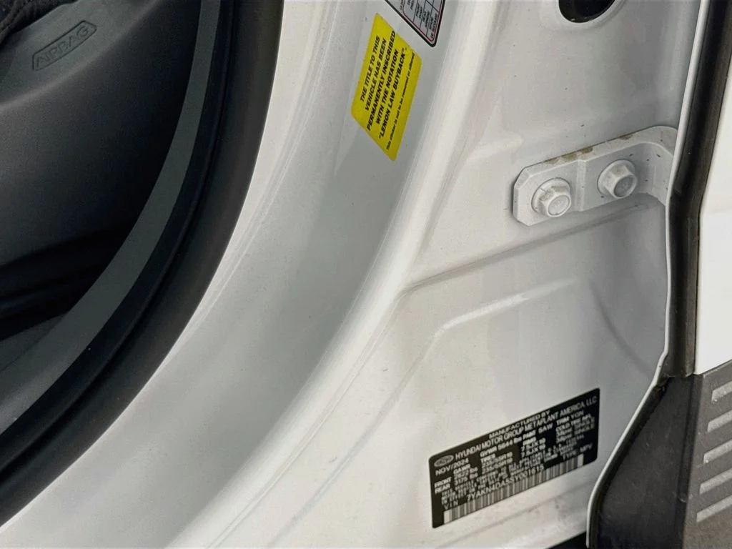 Used 2025 White Hyundai SEL image 31