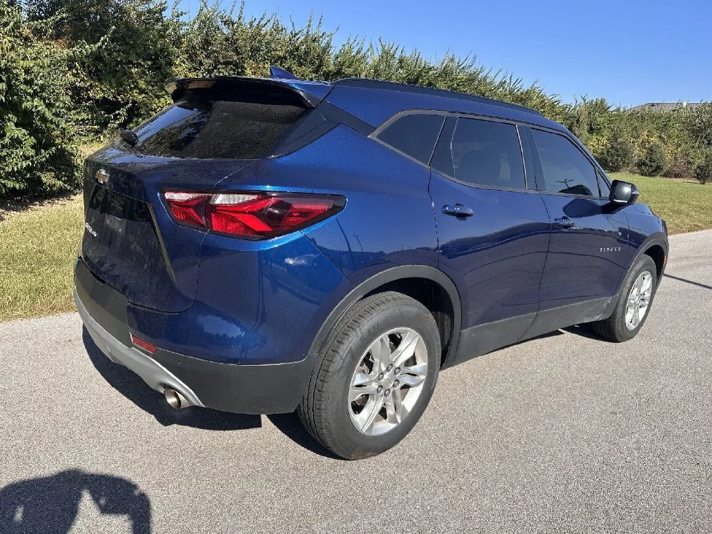 Used 2022 Blue Chevrolet LT image 12