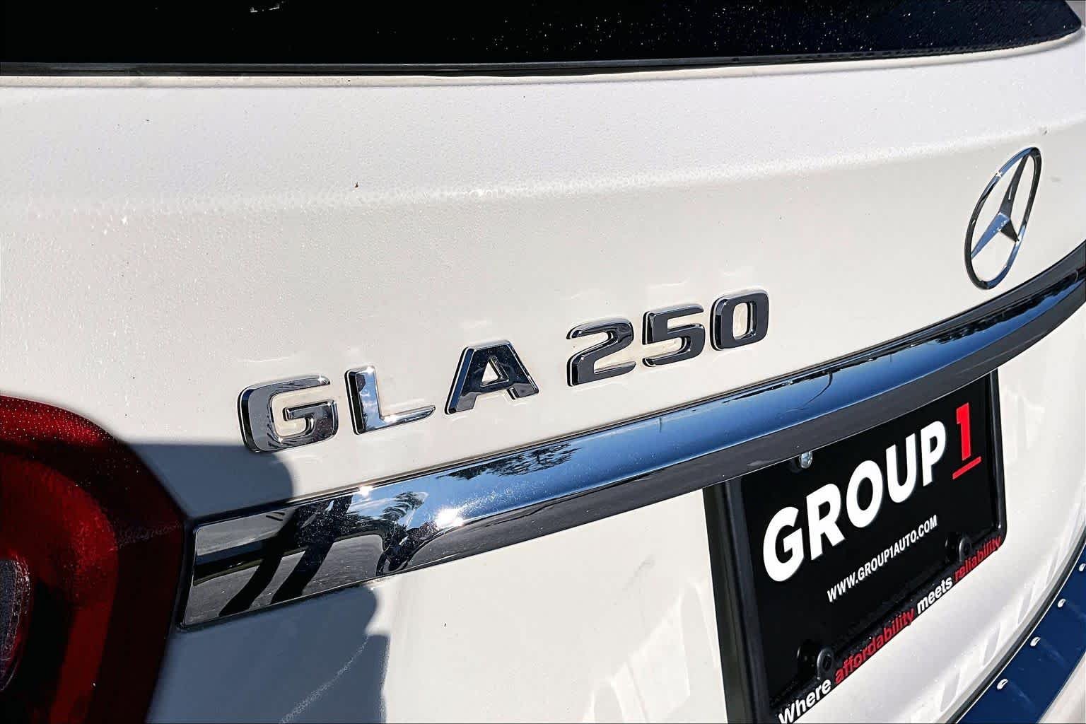 Used 2017 Cirrus White Mercedes-Benz GLA 250 image 10