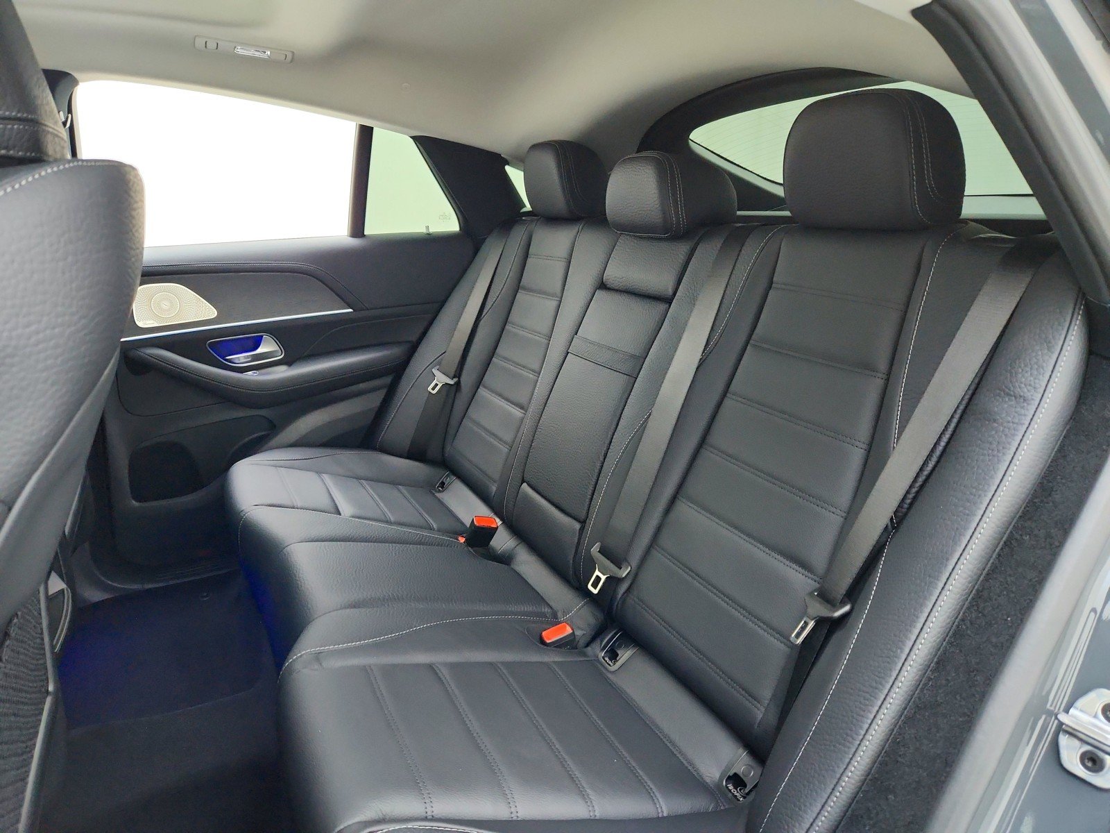 New 2026 MANUFAKTUR Silicon Grey Mercedes-Benz GLE 450 4MATIC® Coupe image 18