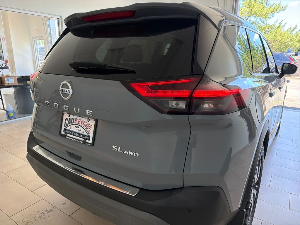 Used 2021 Boulder Gray Nissan SL image 32