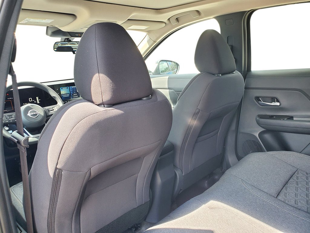 New 2026 Aspen White Tricoat/Super Black Nissan SV image 33