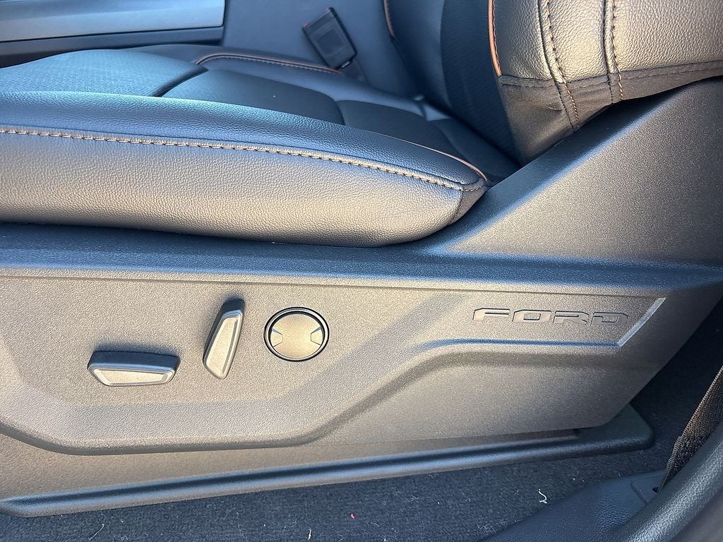 New 2026 Agate Black Metallic Ford F-350® Lariat® image 20