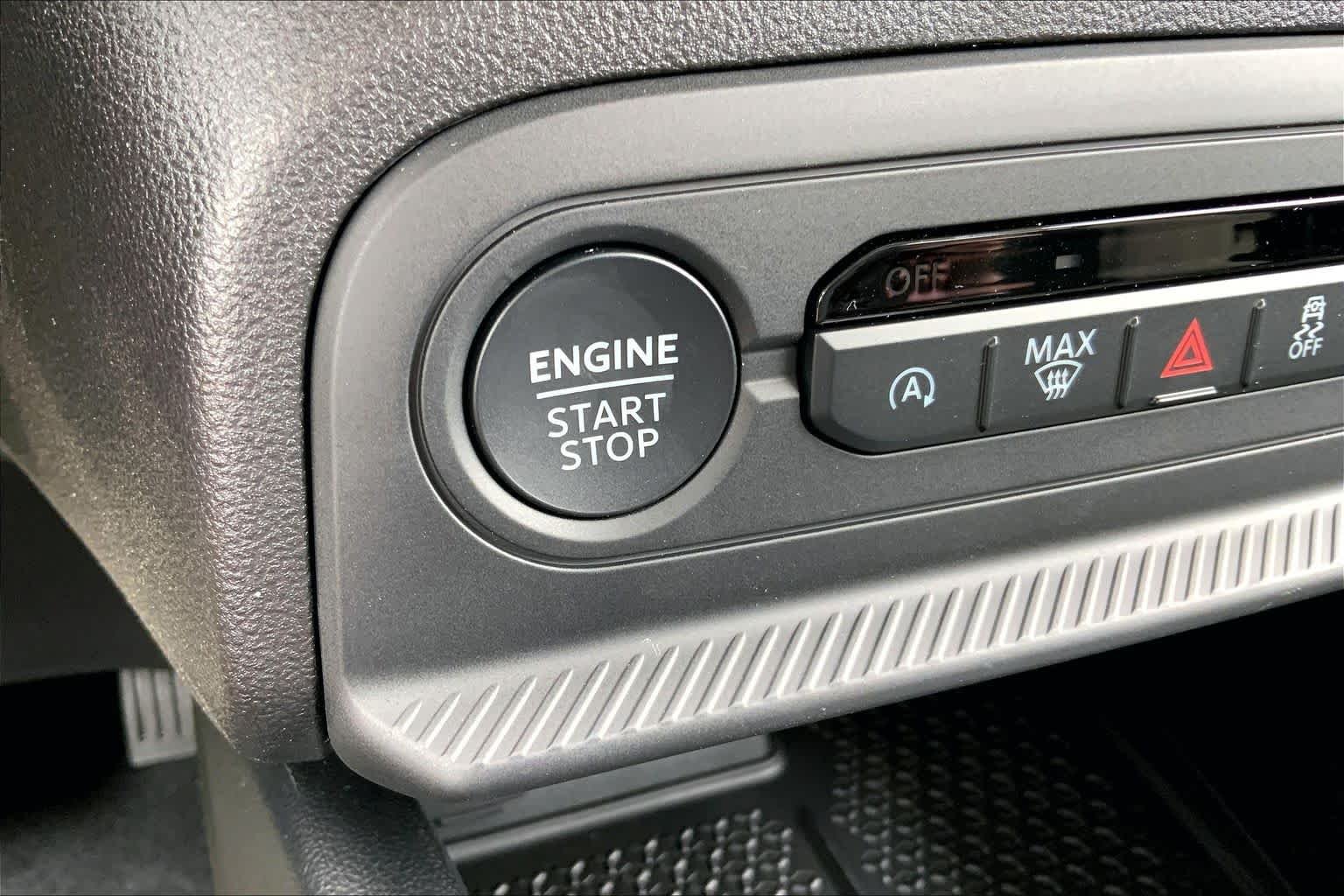 New 2026 Carbonized Gray Metallic Ford Big Bend® image 17