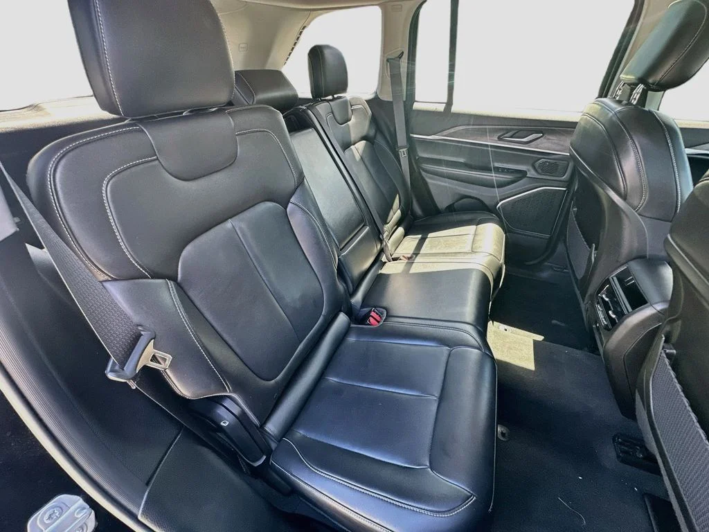Used 2022 Black Jeep Limited image 31