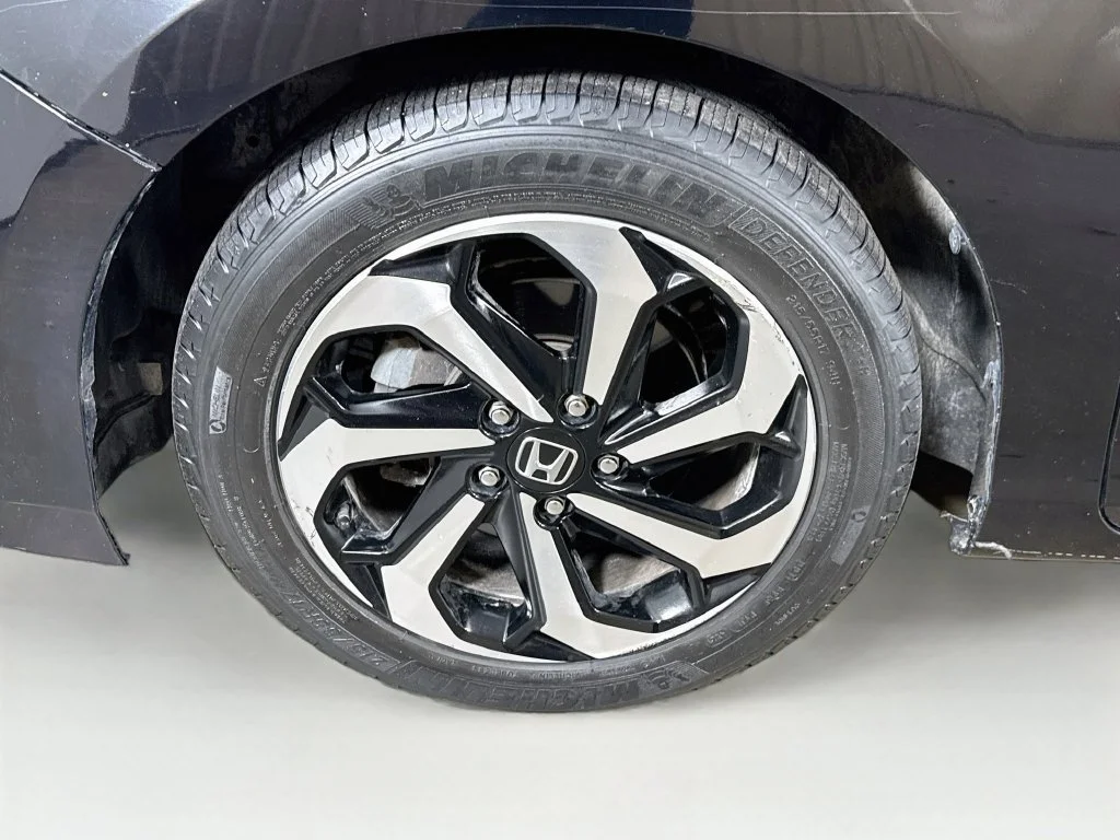 Used 2016 Black Honda EX-L image 40