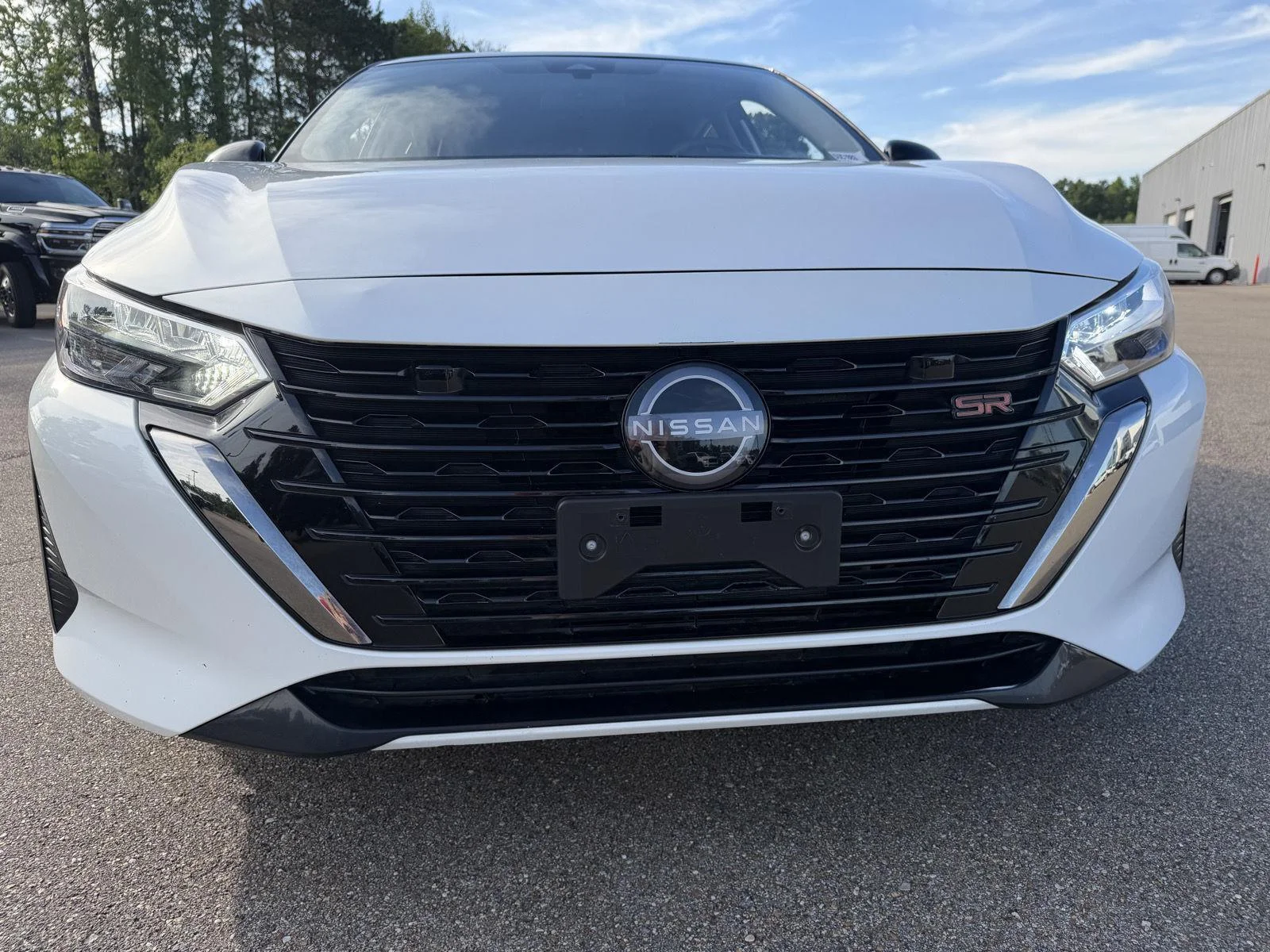 Used 2025 Aspen White/Super Black Nissan SR image 22