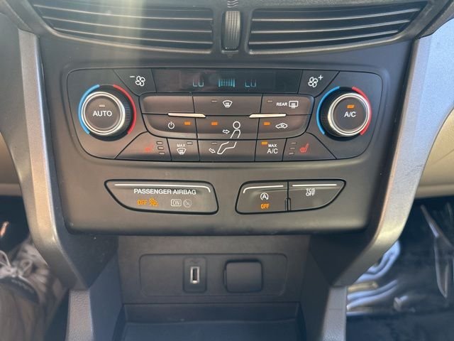 Used 2017 Gold Ford SE image 13