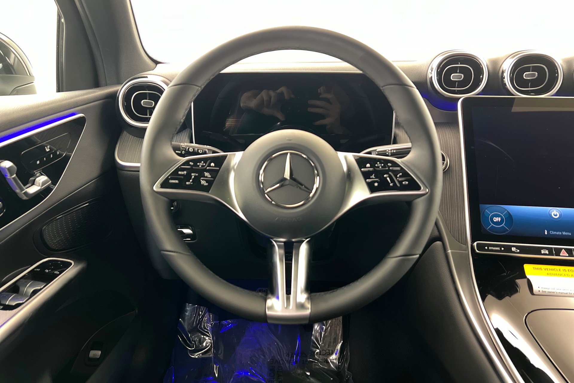 New 2026 Black Mercedes-Benz GLC 300 image 13
