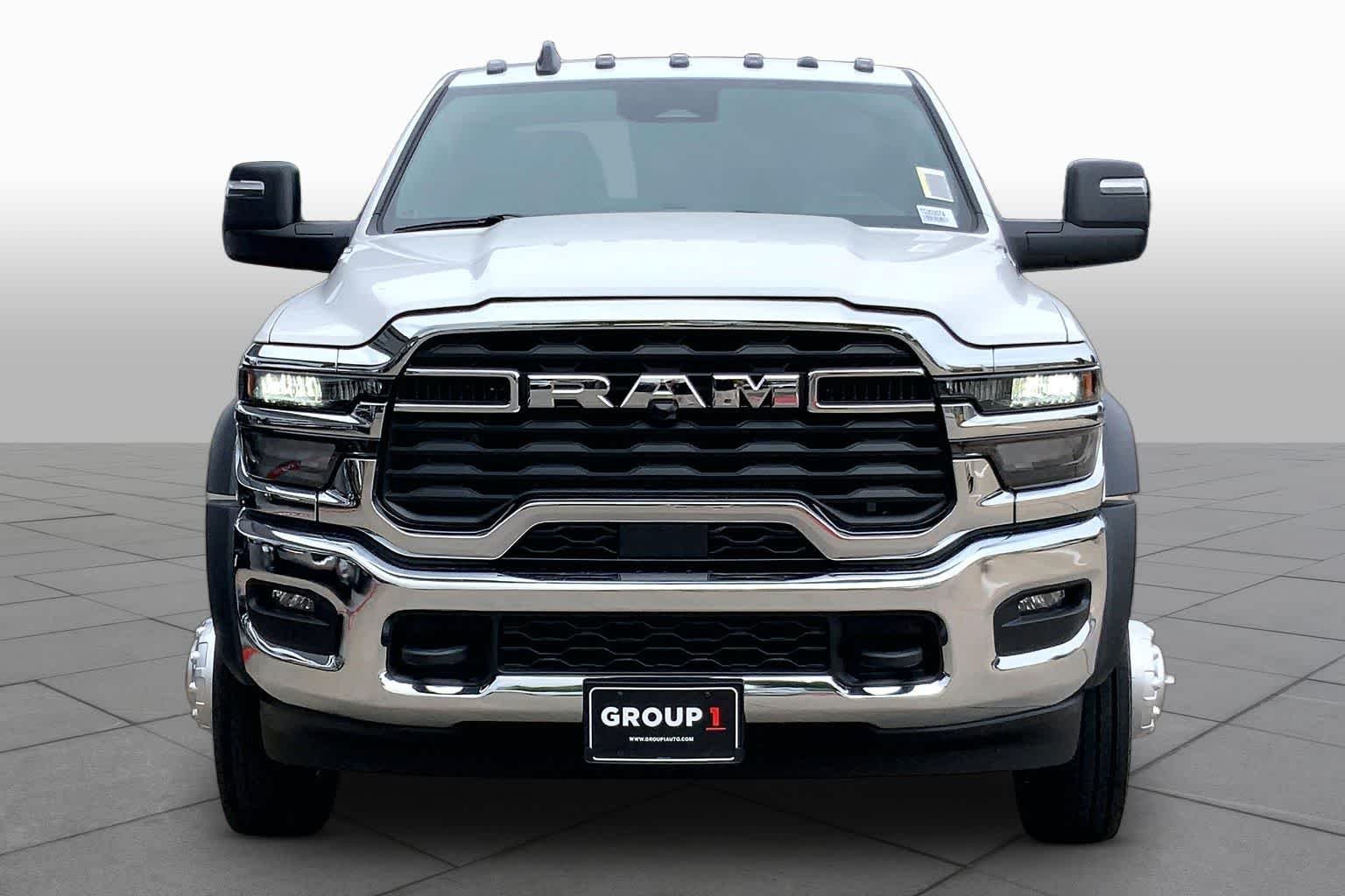 New 2026 Bright White Clearcoat RAM Tradesman image 3