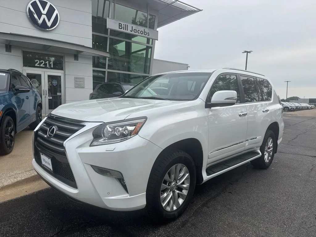 Used 2014 Starfire Pearl Lexus 460 image 2