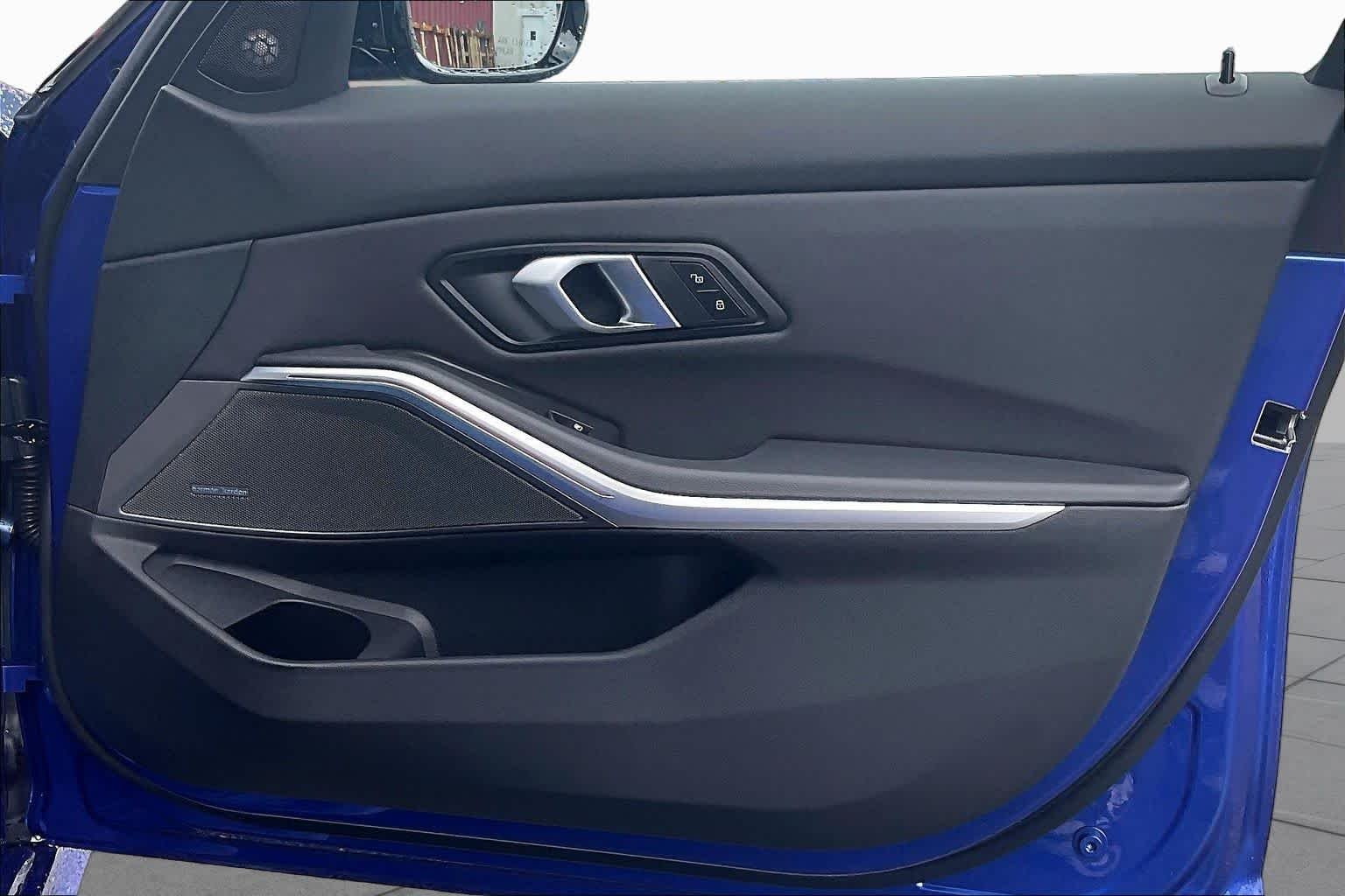 2026 BMW 3 Series 330i - Photo 24
