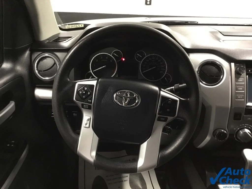 Used 2017 Silver Toyota SR5 image 48