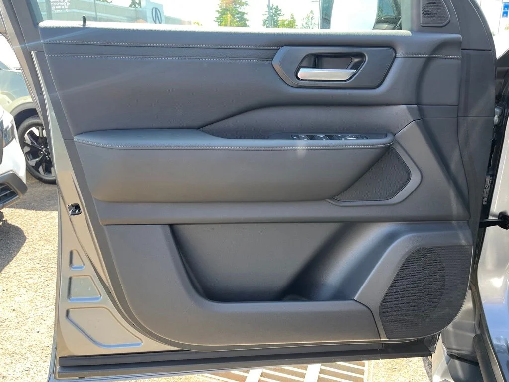 Used 2025 Gray Nissan SV image 10