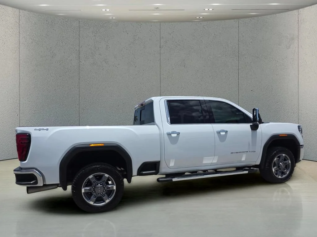 Used 2025 Summit White GMC SLT image 3