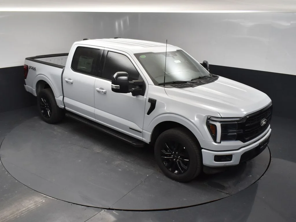 New 2025 White Ford Lariat image 32