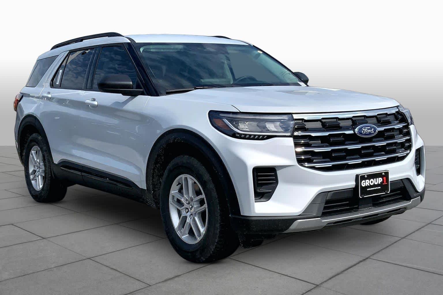 New 2026 Space White Metallic Ford Active image 2