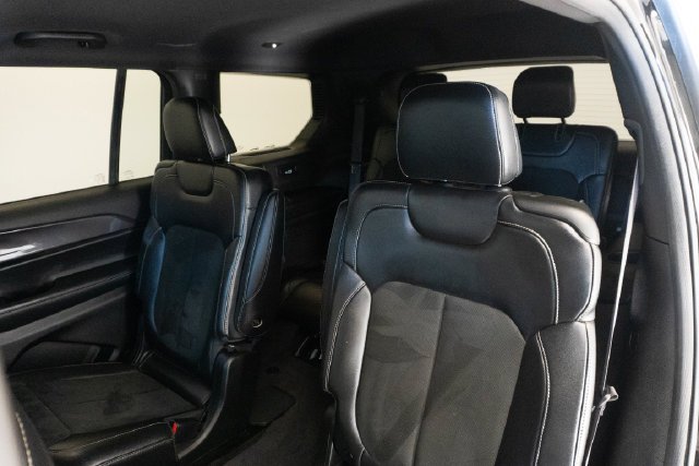 Used 2021 Black Jeep Altitude image 7