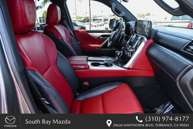 Used 2024  Lexus 600 F SPORT image 16