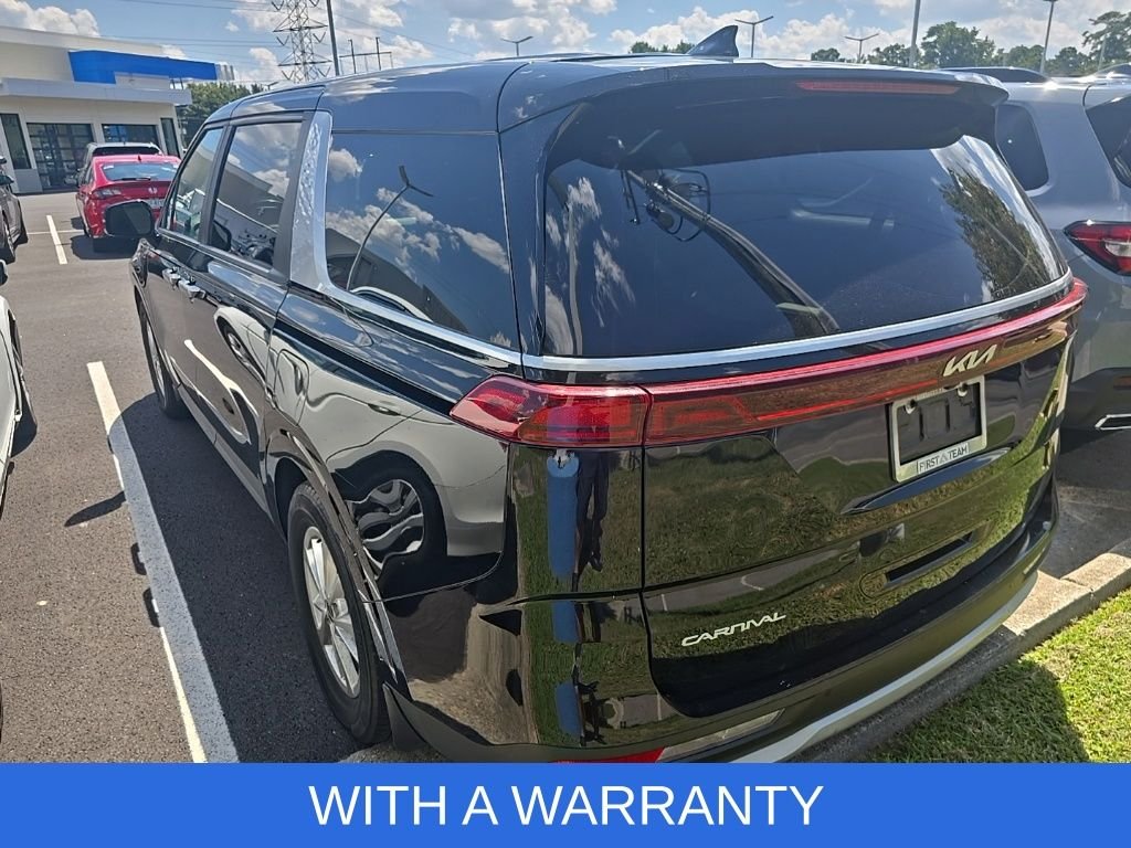 Used 2023 Black Kia LX Seat Package image 3