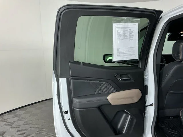 Used 2024 White GMC Denali image 28