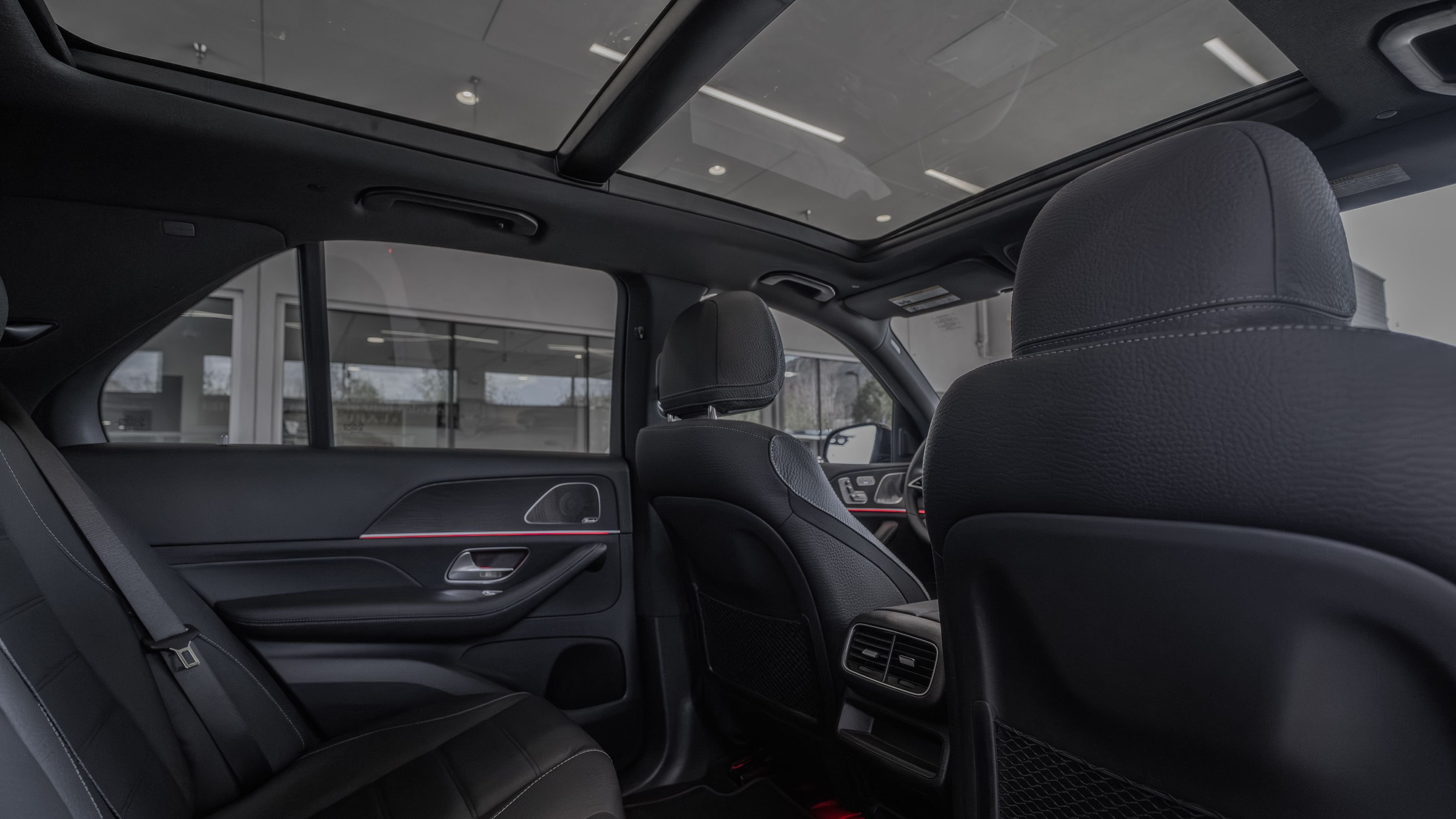 New 2026 Obsidian Black Metallic Mercedes-Benz GLE 580 image 27