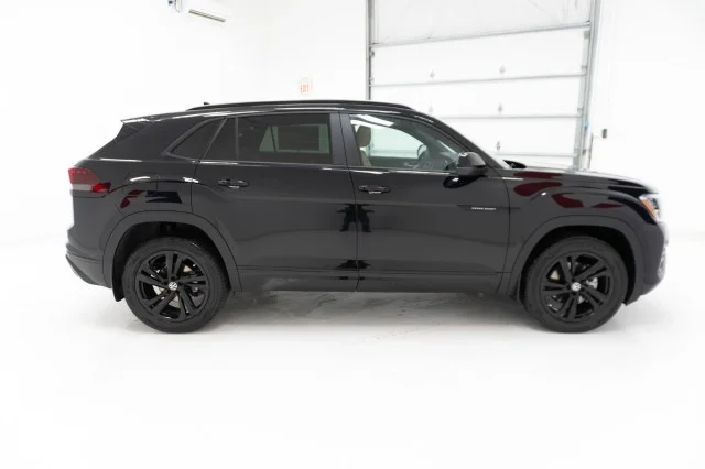 New 2026 Deep Black Pearl Volkswagen 2.0T SEL R-Line Black image 4