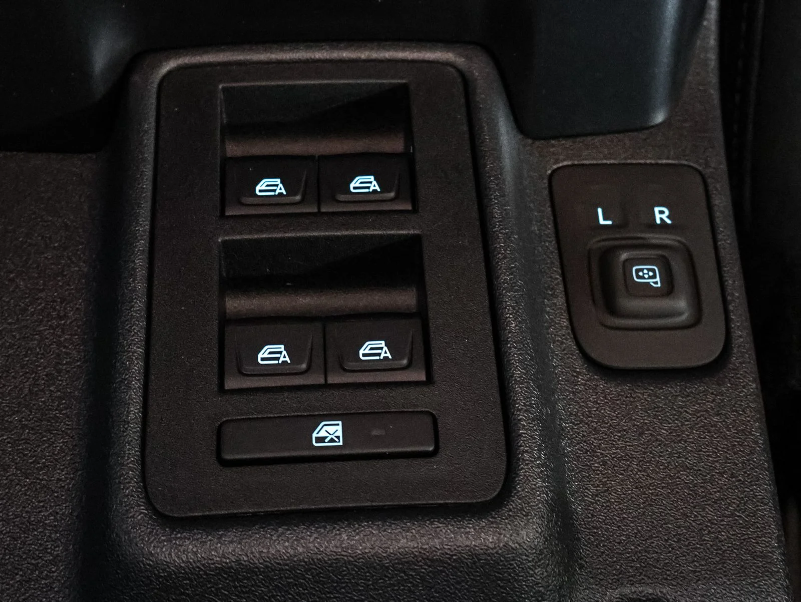 Used 2026 Carbonized Gray Metallic Ford Badlands® image 33