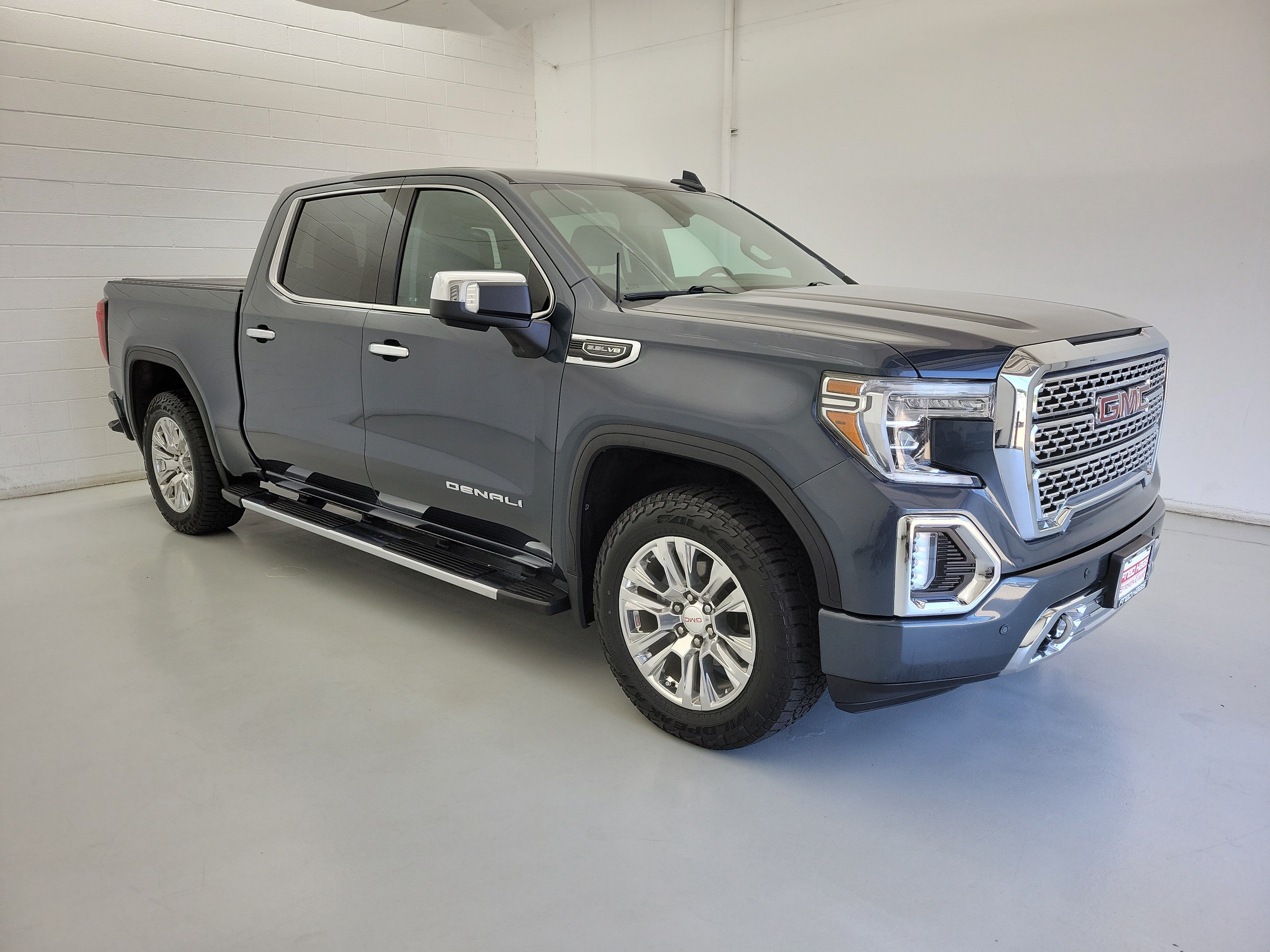 Used 2020 Dark Sky Metallic GMC Denali image 4