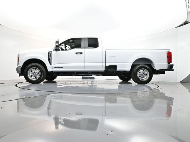 New 2026 Oxford White Ford F-350® XL image 29