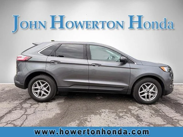 Used 2023 Gray Ford SEL image 3
