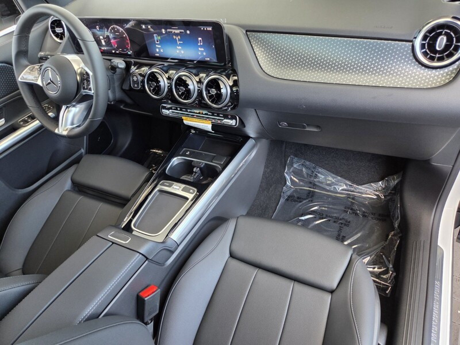 New 2026 Polar White Mercedes-Benz GLA 250 SUV image 18