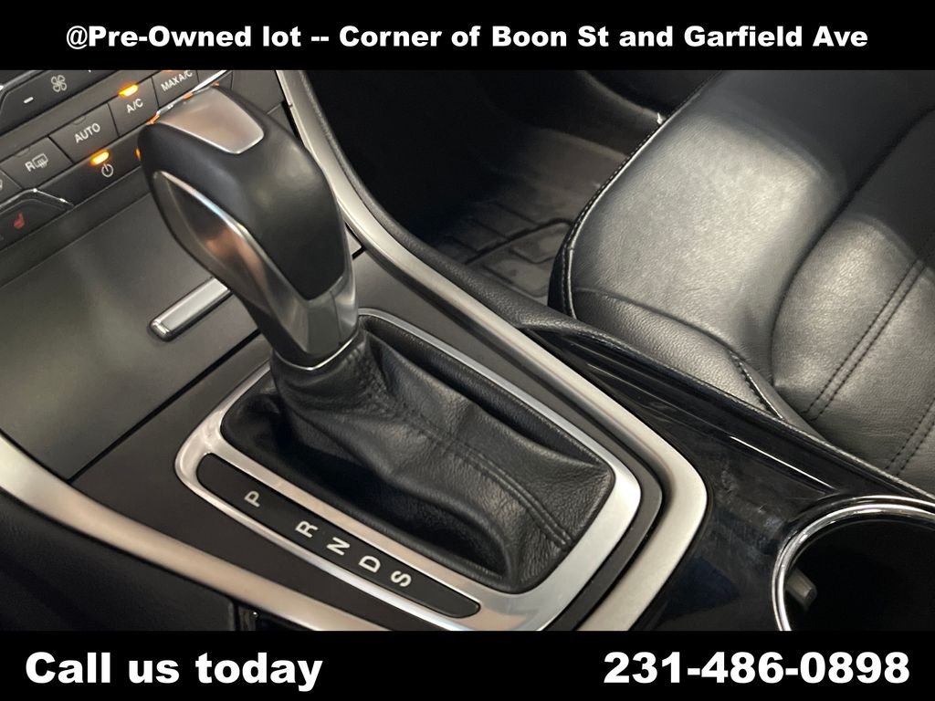 Used 2018 Gray Ford SEL image 24