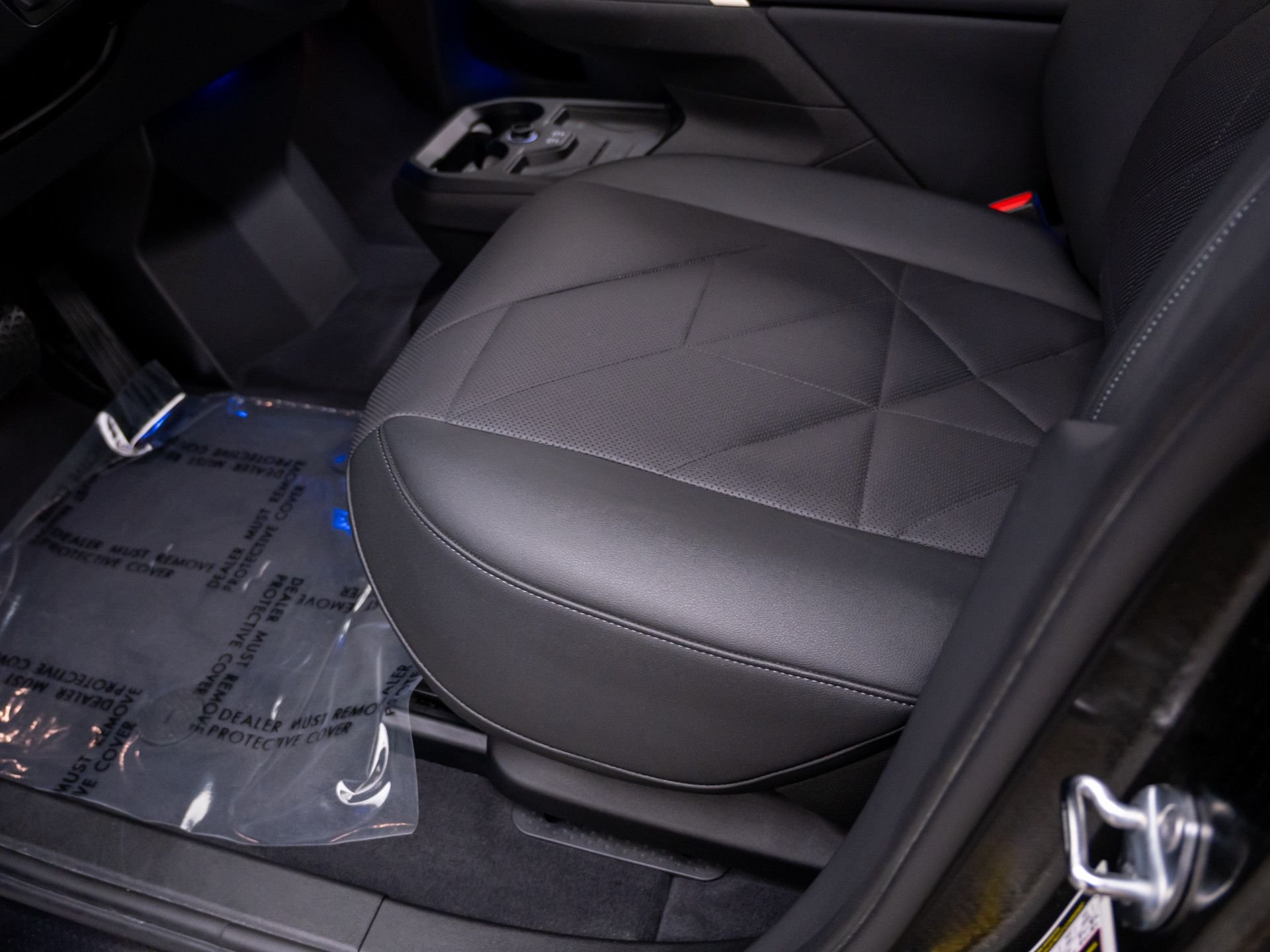 Used 2024 Gray BMW xDrive50 image 16
