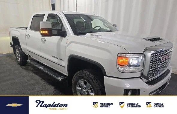 2018 GMC Sierra 4WD Crew Cab Standard Box Denali's photo
