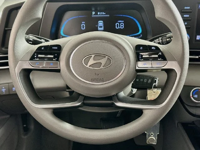 New 2026 Hyundai ELANTRA SE