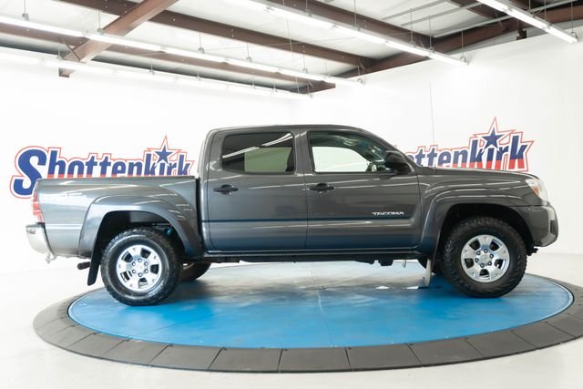 Used 2013 Gray Toyota Base image 31