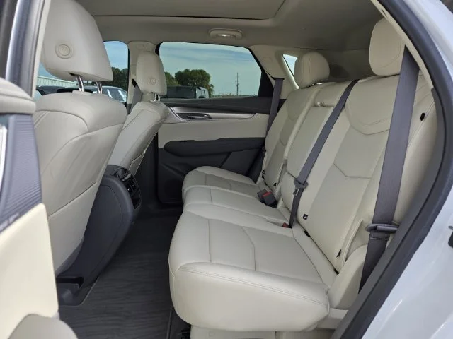 Used 2024 Crystal White Tri-Coat Cadillac Premium Luxury image 21