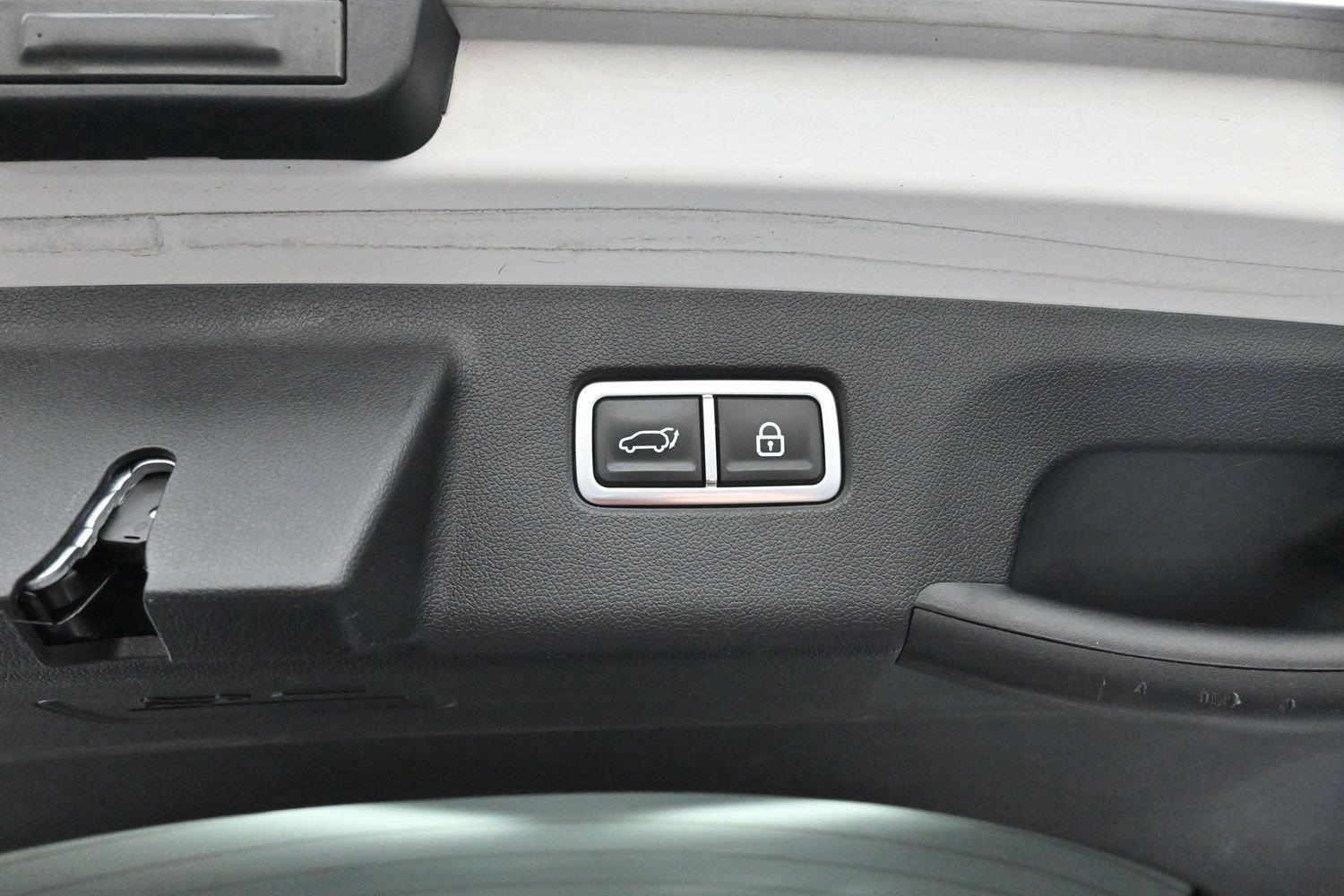 Used 2021 Glacial White Pearl Kia SX image 9
