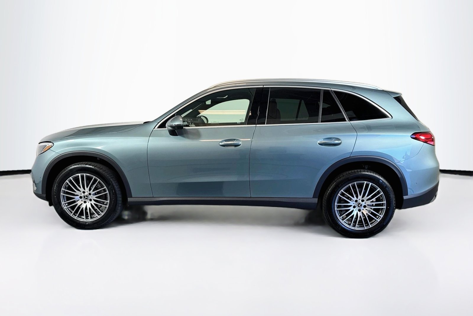 New 2026 Verde Silver Metallic Mercedes-Benz GLC 300 image 8