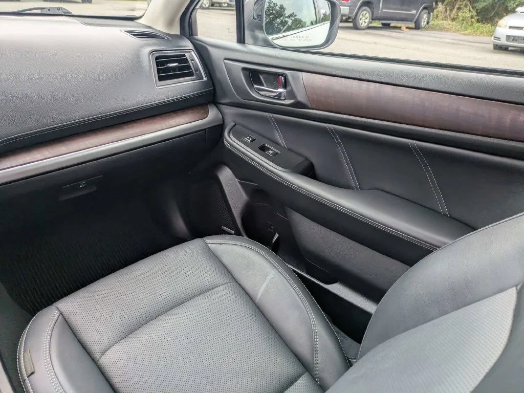 Used 2019 White Subaru 2.5i image 20