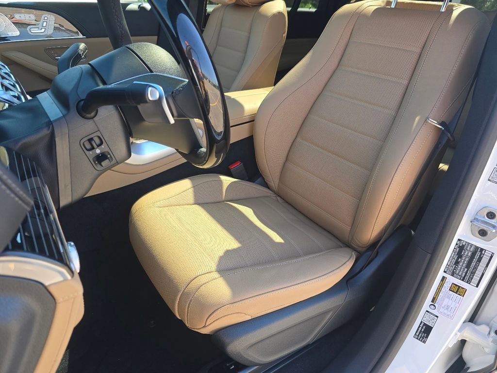 New 2026 MANUFAKTUR Moonlight White Metallic Mercedes-Benz GLS 580 image 66